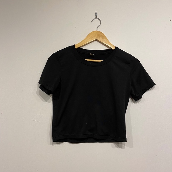**$5 SALE** Black Cropped Stretchy Baby Tee T-Shirt Size Medium - Picture 1 of 2